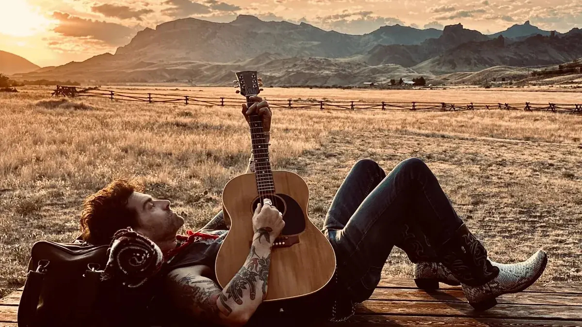 David Graham & The Eskimo Brothers at Carol's Pub — Live country music performance by David Graham & The Eskimo Brothers.