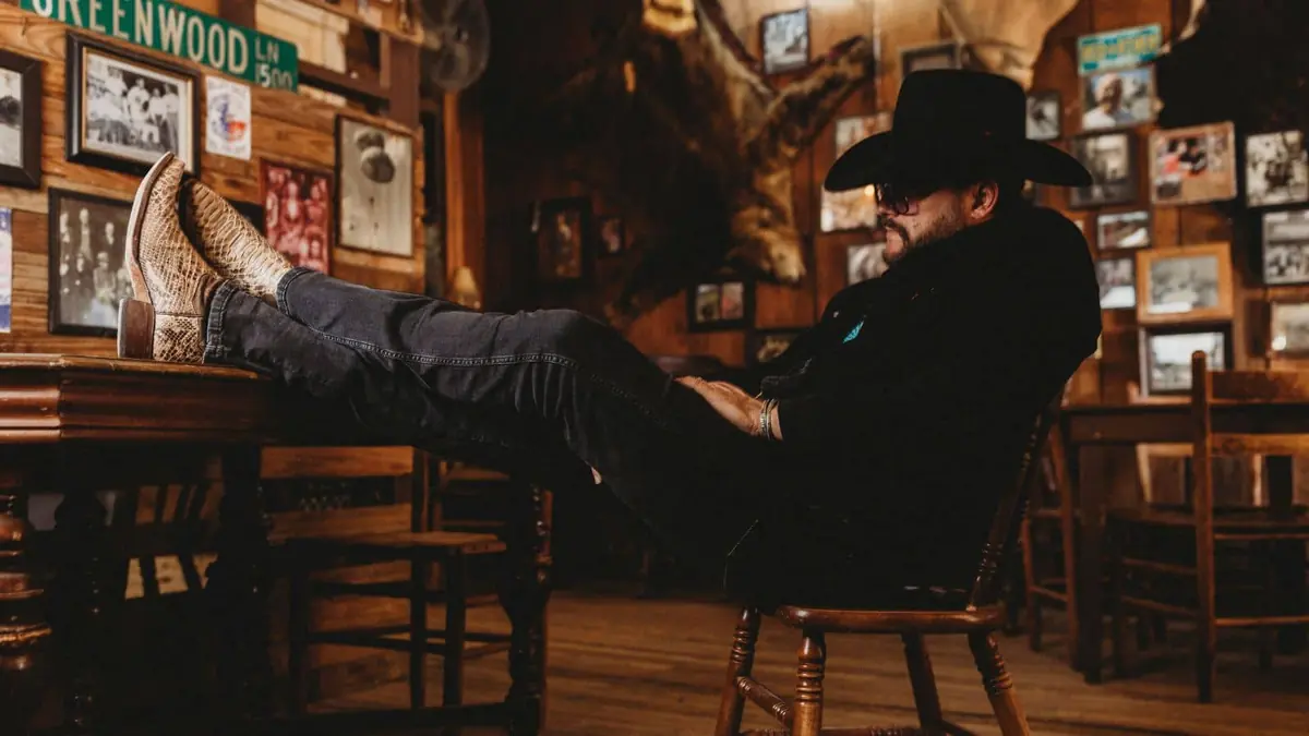 Diamondback at Carol's Pub — Live country music performance at Carol's Pub.