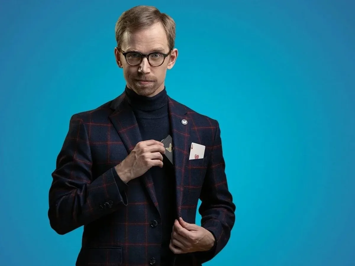 52 Lovers at Chicago Magic Lounge — Ondřej Pšenička returns to the Chicago Magic Lounge for a quirky magic show.